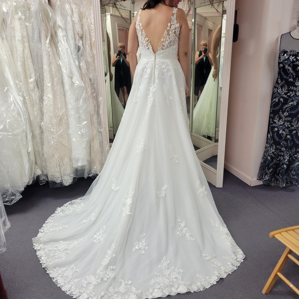 Mori Lee White Lace Wedding Dress